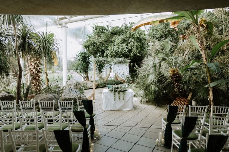 A Riverside Romance: Alexa and Shawn’s Natural Elegance Wedding