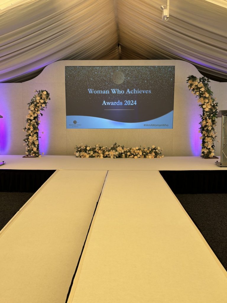 kissing arch and stage