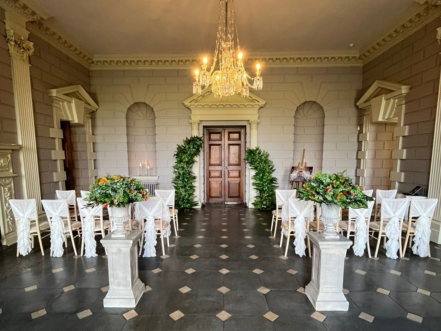 ceremony foliage arch