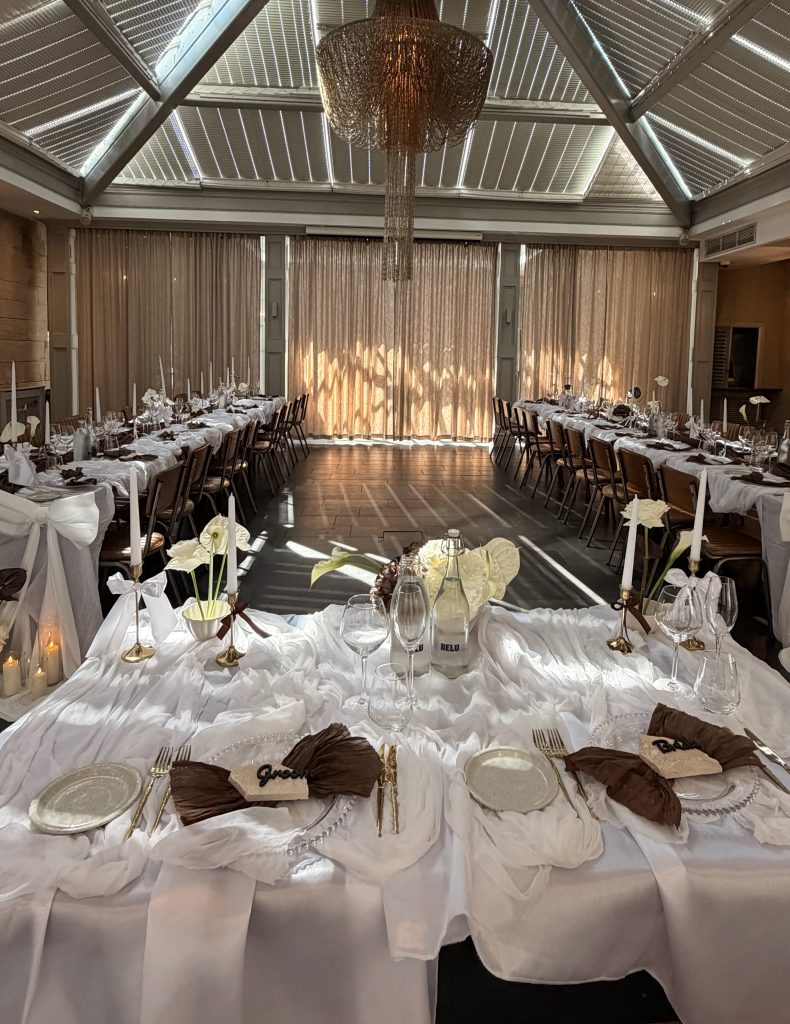 sweetheart table at hampton manor